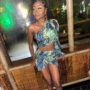 Multicolored floral set, only 1 available in size extra small